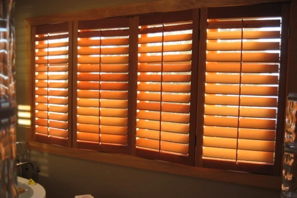 Californian 3.1/2" Operable Louvered Shutters