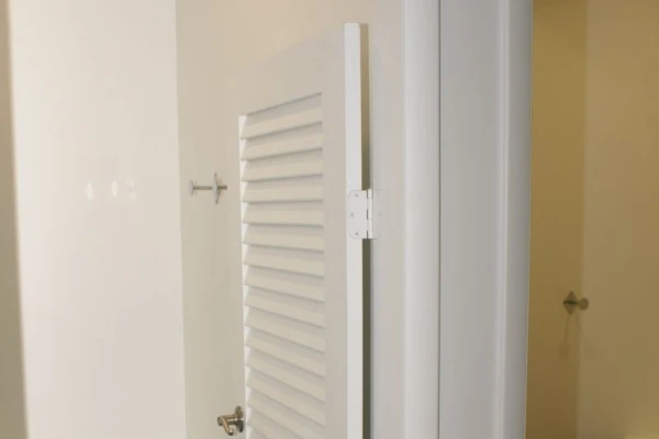 Plantation Louvered Changing Room Doors